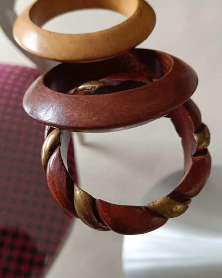 bracelets en bois vintage