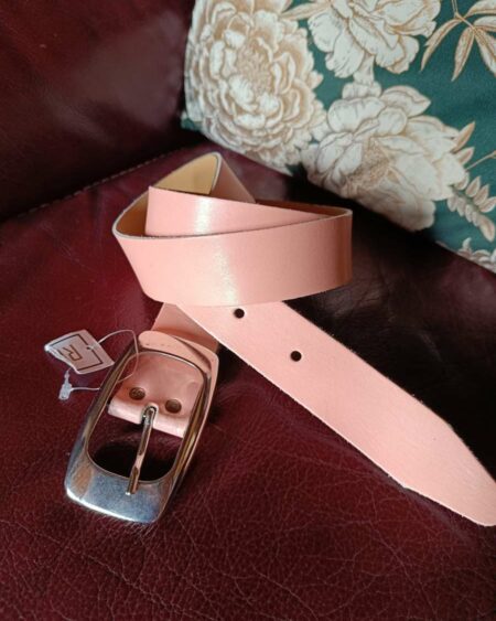 ceinture en cuir rose