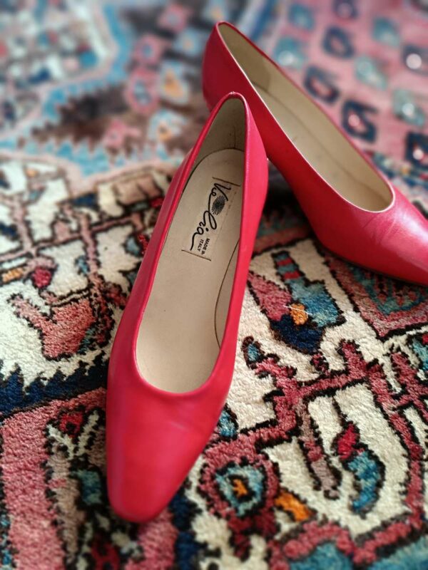 escarpins cuir rouge vintage