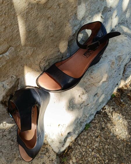 Sandales compensées en cuir P37
