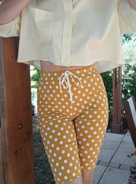 Capri à pois jaune t40