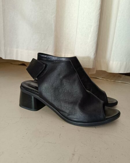Talons noires cuir véritable P40