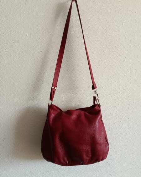 Besace en cuir véritable rouge