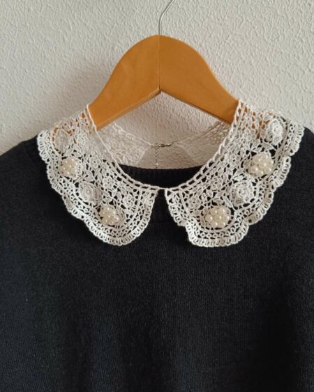 Col dentelle et perles