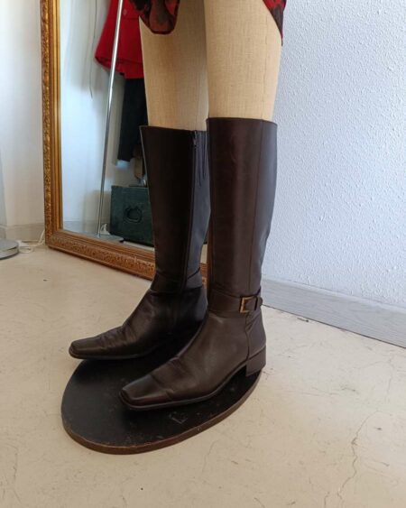 Bottes en cuir marron P38