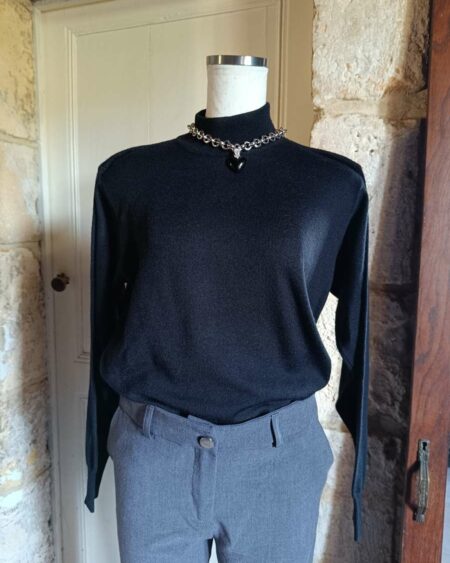 Pull noir vintage t36