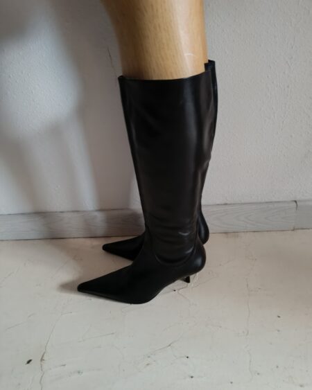 Bottes en cuir noires P38
