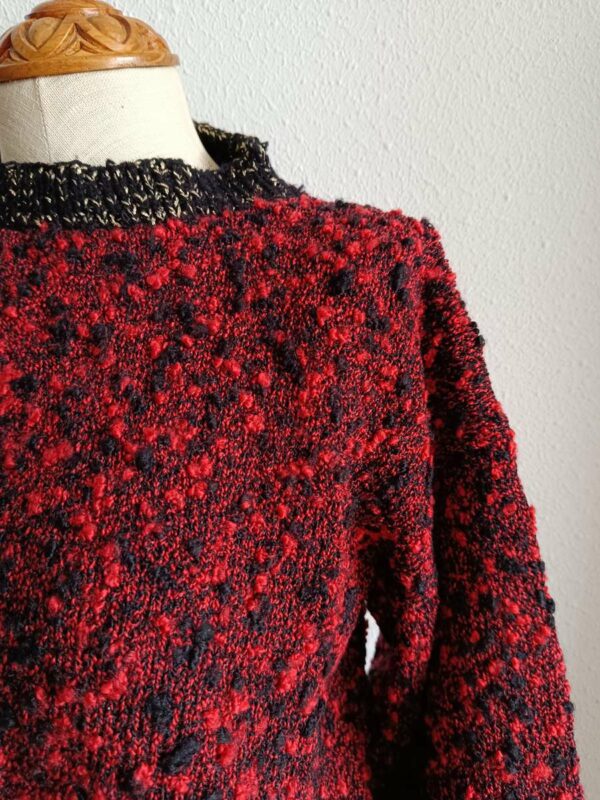 Pull tricoté rouge et noir – Vintage