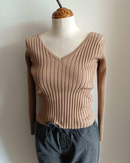 Pull beige col V en maille – Taille 38
