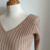 Pull beige col V en maille – Taille 38