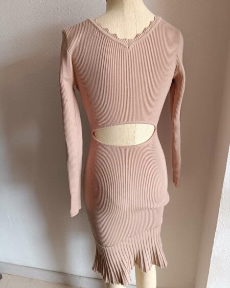 Robe pull ajustée – Ouverte dans le dos – Taille 36/38