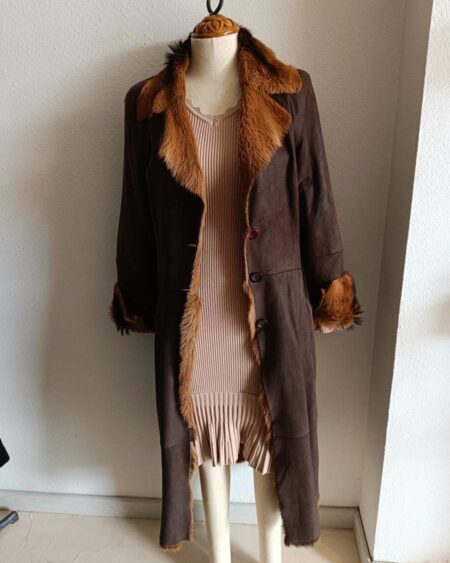 Manteau long en cuir vintage – Doublure fourrure – Taille 38