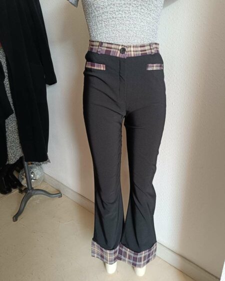 Pantalon vintage Y2K noir à carreaux violets – Taille 40