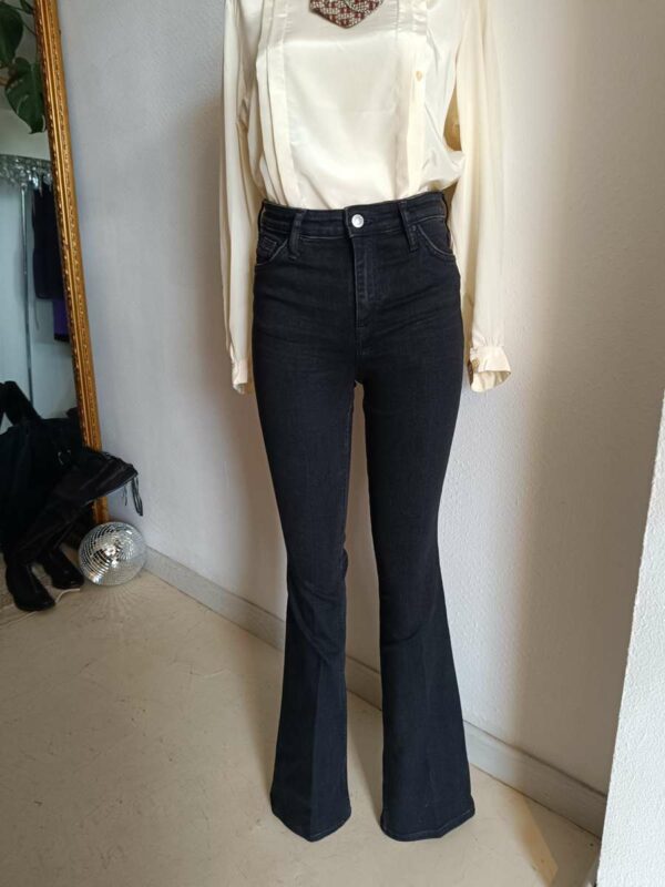 Pantalon flare noir – Coupe pattes d’éléphant