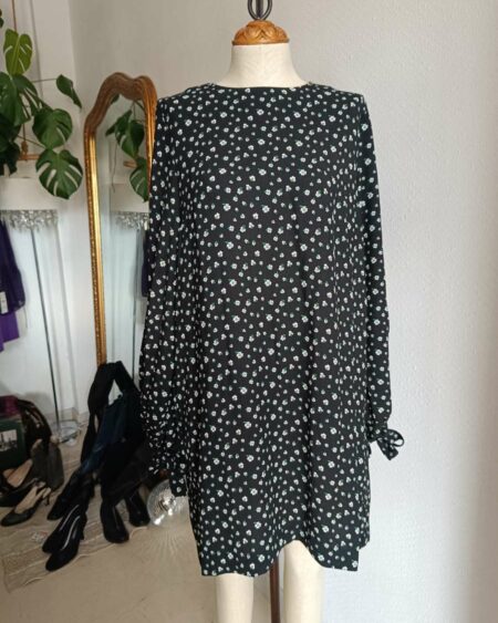 Robe fleurie noire H&M