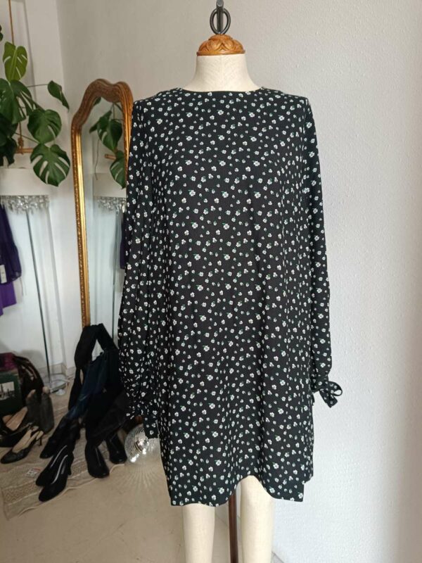 Robe fleurie noire H&M
