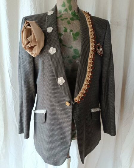 Blazer upcyclé Paul Smith – Fleurs crochet & détails perlés Taille-42