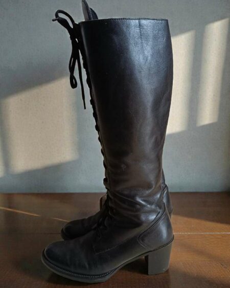 Bottes en cuir noir – Talon 7,5 cm Prix : 29 €