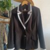 Blazer noir upcyclé avec dentelle – Taille 40