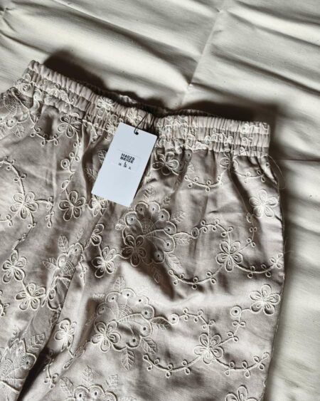 Pantalon brodé en coton neuf taille élastique – Taille élastique Description courte