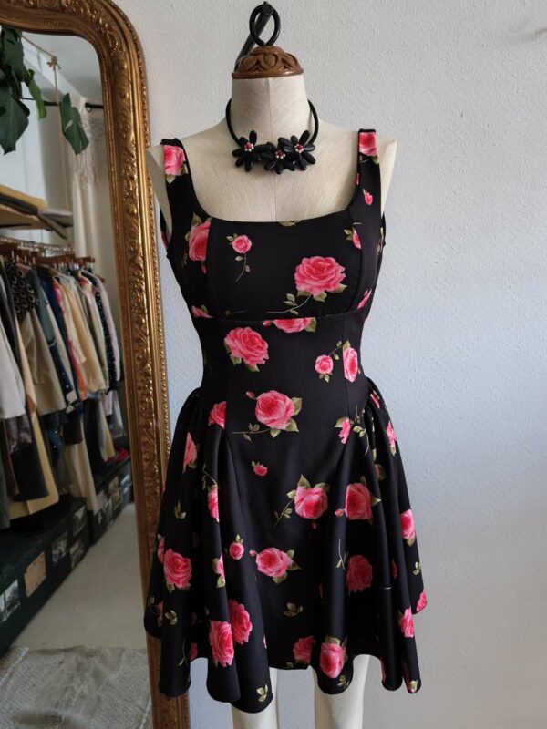 Robe courte noire à fleurs LM Lulu T38 neuve – Dos décolleté soirée & cocktail