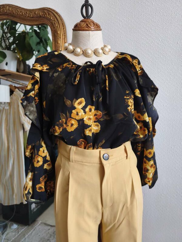 Top fluide noir fleuri T38 LM Lulu neuf