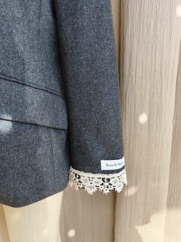 Blazer upcyclé laine dentelle & perles – Rose & Marie – Taille 42