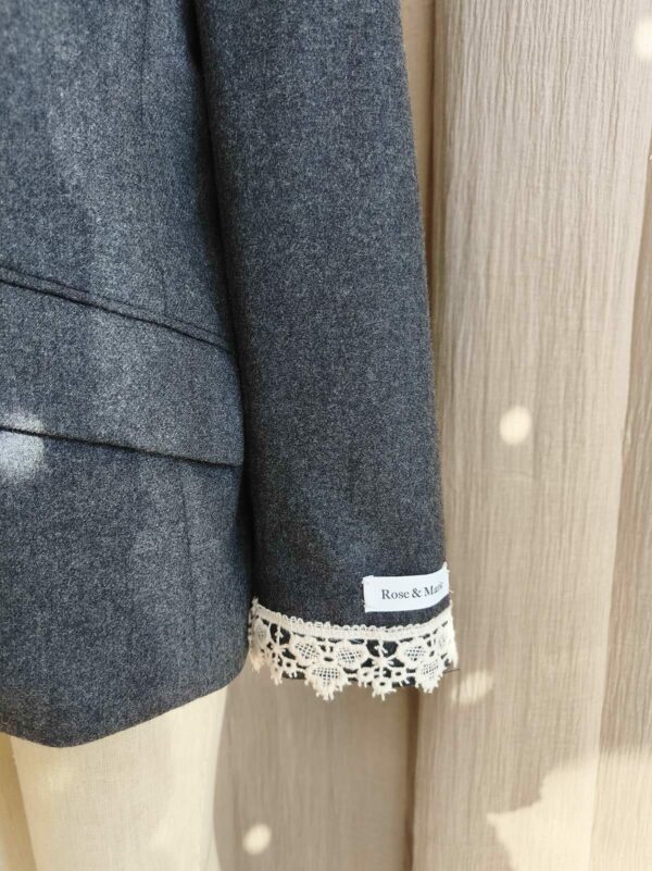 Blazer upcyclé laine dentelle & perles – Rose & Marie – Taille 42