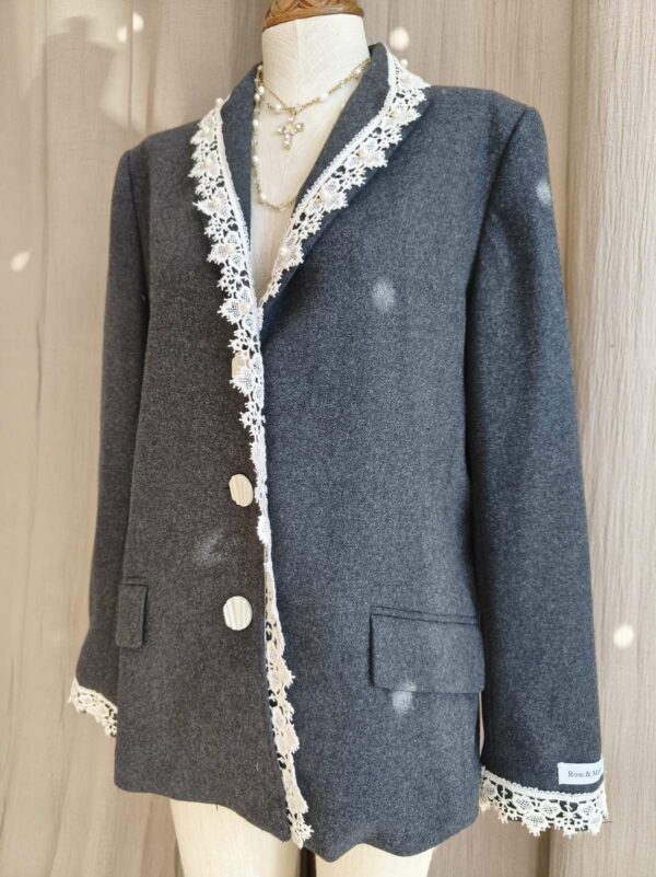 Blazer upcyclé laine dentelle & perles – Rose & Marie – Taille 42