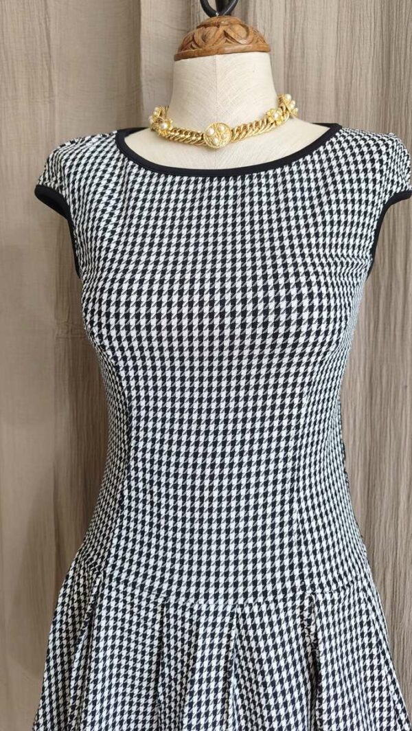 Robe Rinascimento noir & blanc – taille 36/38