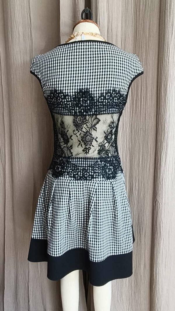 Robe Rinascimento noir & blanc – taille 36/38