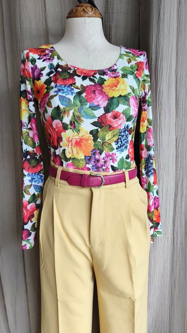 Top fleuri col carré – taille 36/38 – manches longues