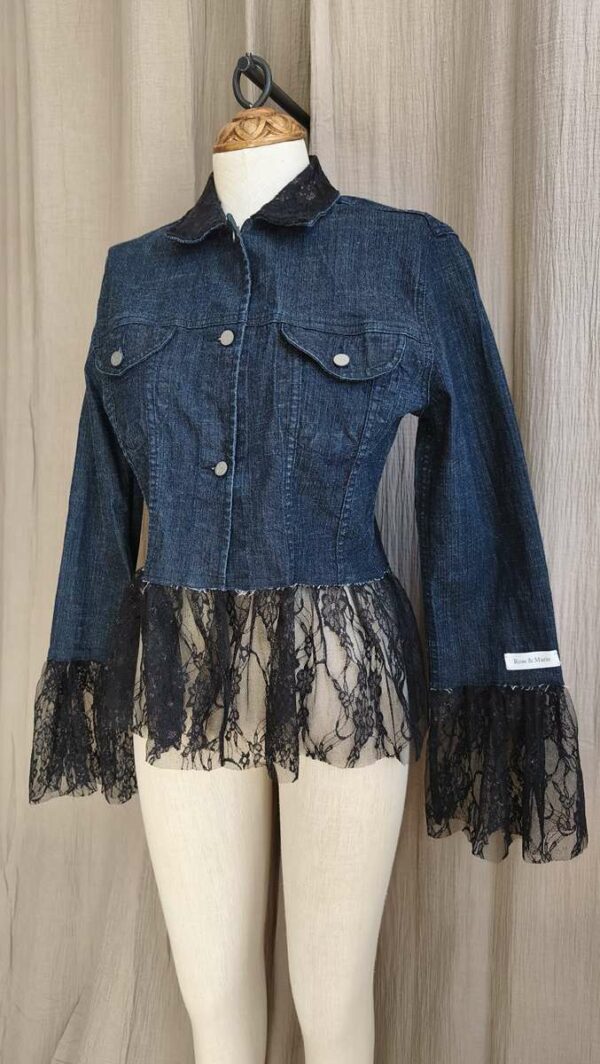 Veste en jean upcyclée Rose & Marie – Taille 38 – Création unique