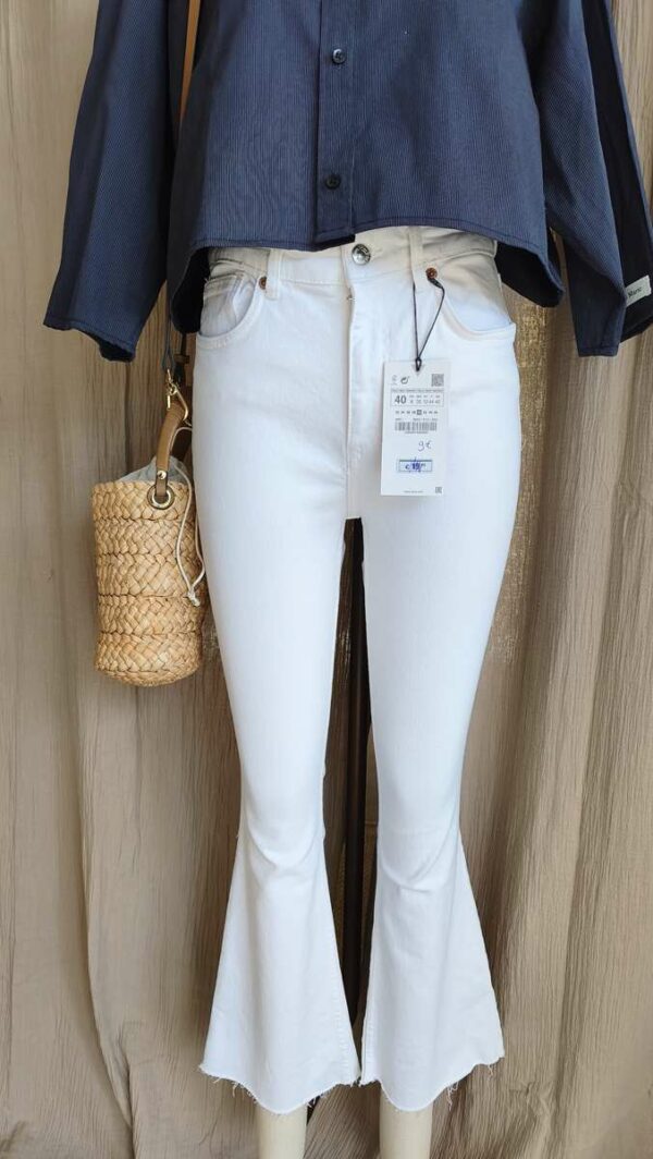 Jean blanc Calzedonia – coupe 7/8 évasée – T38/40 – neuf