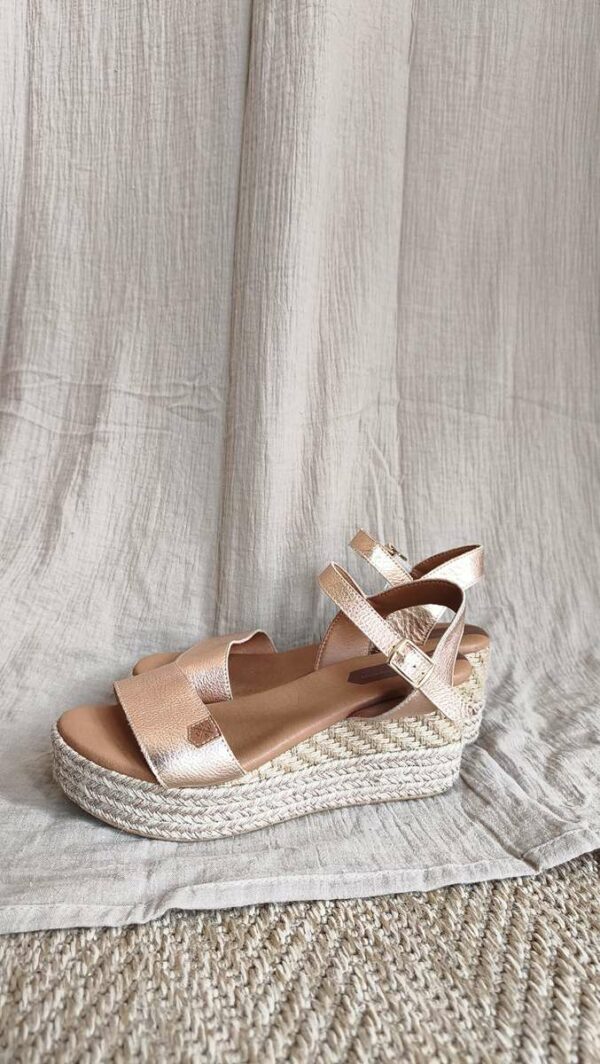 Sandales compensées cuir doré – pointure 39 – plateforme