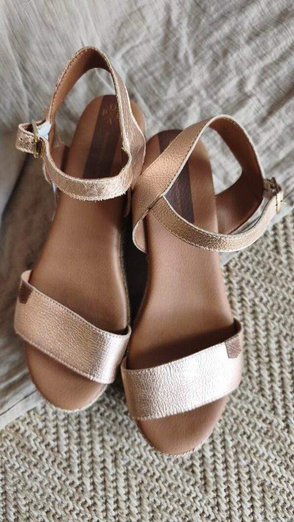 Sandales compensées cuir doré – pointure 39 – plateforme