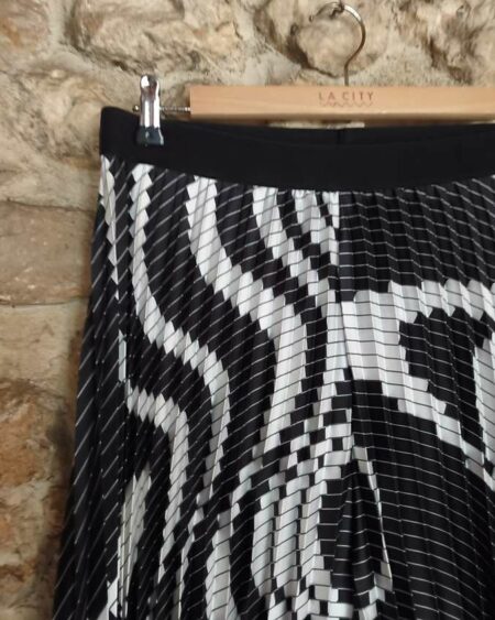 Jupe culotte plissée graphique noir & blanc T42 — 14€