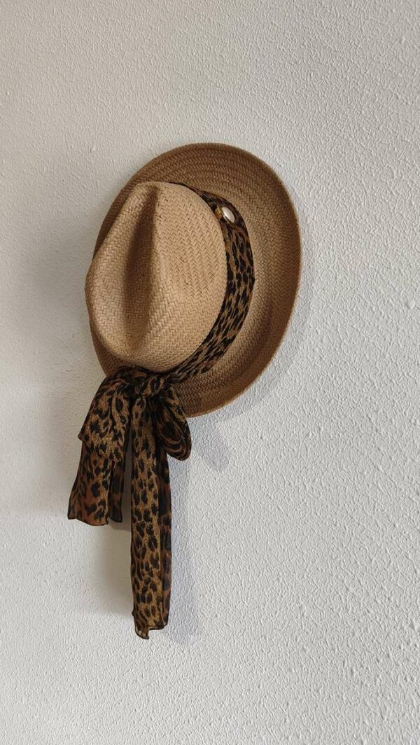 Chapeau upcyclé Rose & Marie léopard – pièce unique