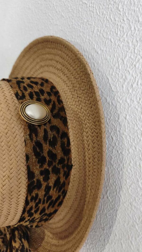 Chapeau upcyclé Rose & Marie léopard – pièce unique