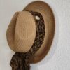 Chapeau upcyclé Rose & Marie léopard – pièce unique
