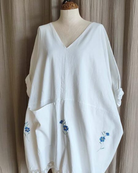 Caftan Upcyclé « Bleuets d'Antan » – Collection Les Héritières