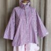 Chemise Collerette Rose à Carreaux – Taille 42 à 48 – Collection Les Héritières