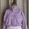 Chemise Collerette Rose à Carreaux – Taille 42 à 48 – Collection Les Héritières