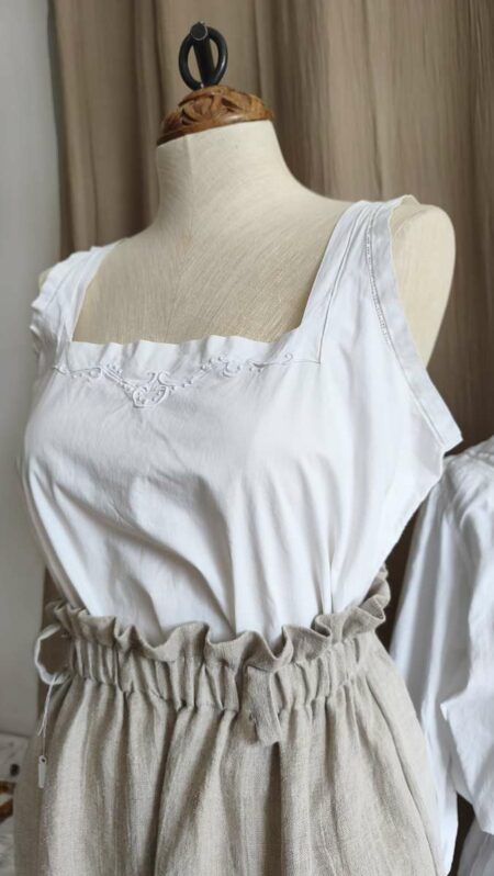 Top en coton ancien blanc upcyclé Rose & Marie – Taille S/M