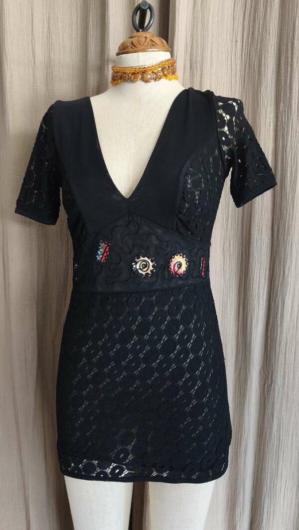 Top tunique ajouré Save the Queen noir – T38 – Made in Italy