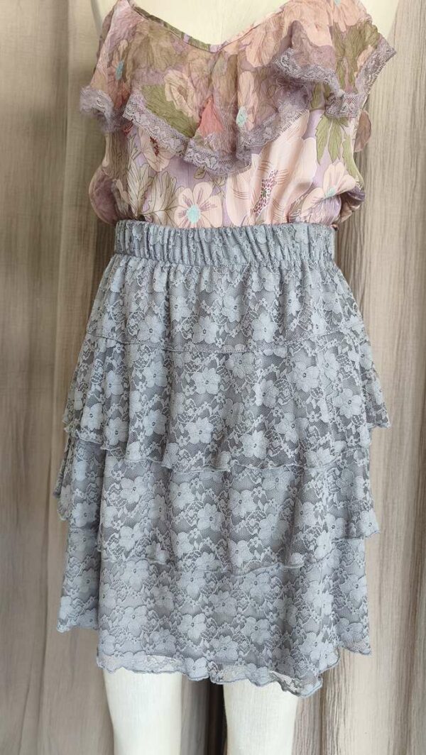 Jupe en dentelle La Redoute grise – T34/36 – Volants