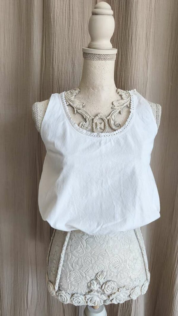 top femme, top coton, nuisette ancienne, coton ancien, dentelle ancienne, top bohème, mode durable, fabrication française, made in France, Rose & Marie, pièce unique, Dordogne, upcycling textile, top romantique