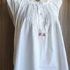 Nuisette ancienne en coton blanc brodée – Taille S à L