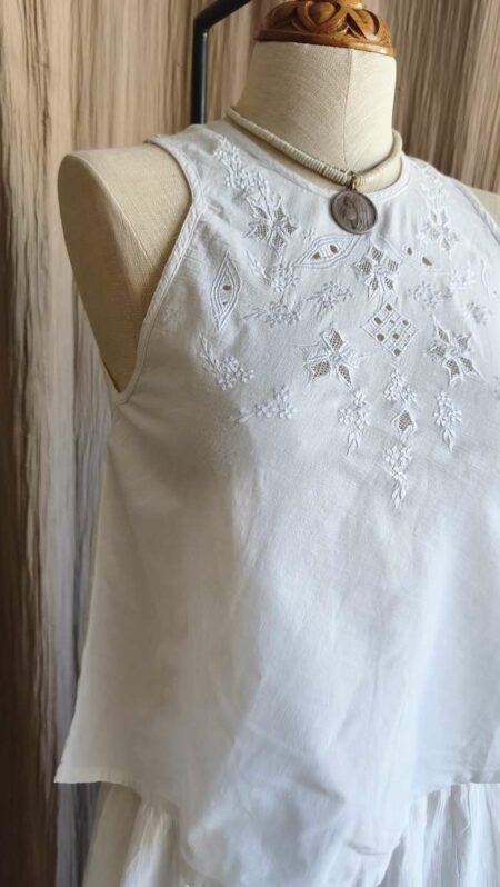 Top vintage brodé en coton blanc – Taille 34