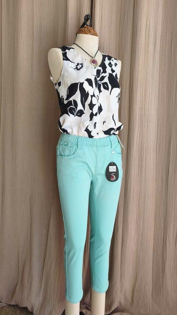 Pantalon capri vert d'eau T38 – Neuf avec étiquette
